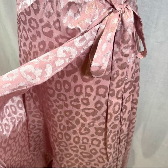 Pink blush leopard animal print satin true wrap maxi dress size medium - Picture 6 of 10